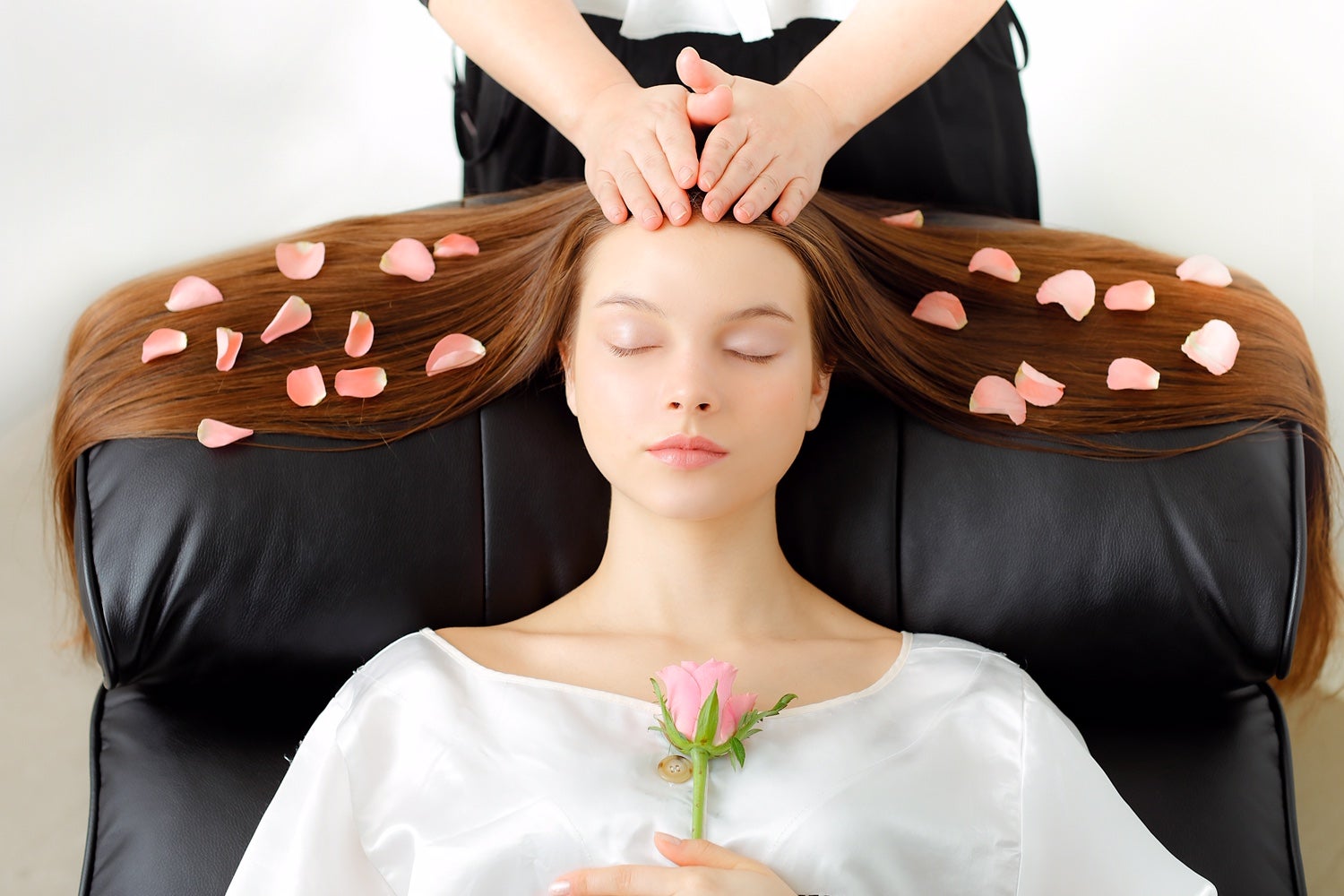 ヘッドスパ／画像提供：京阪ホールディングス