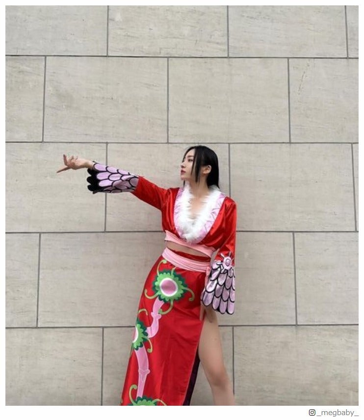 MEGBABY、圧巻美脚のハンコックコスプレ披露「まさに実写版」「再現度高すぎる」と反響