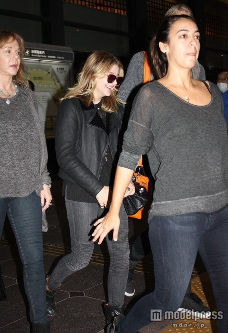 成田空港に到着したクロエ・グレース・モレッツ。