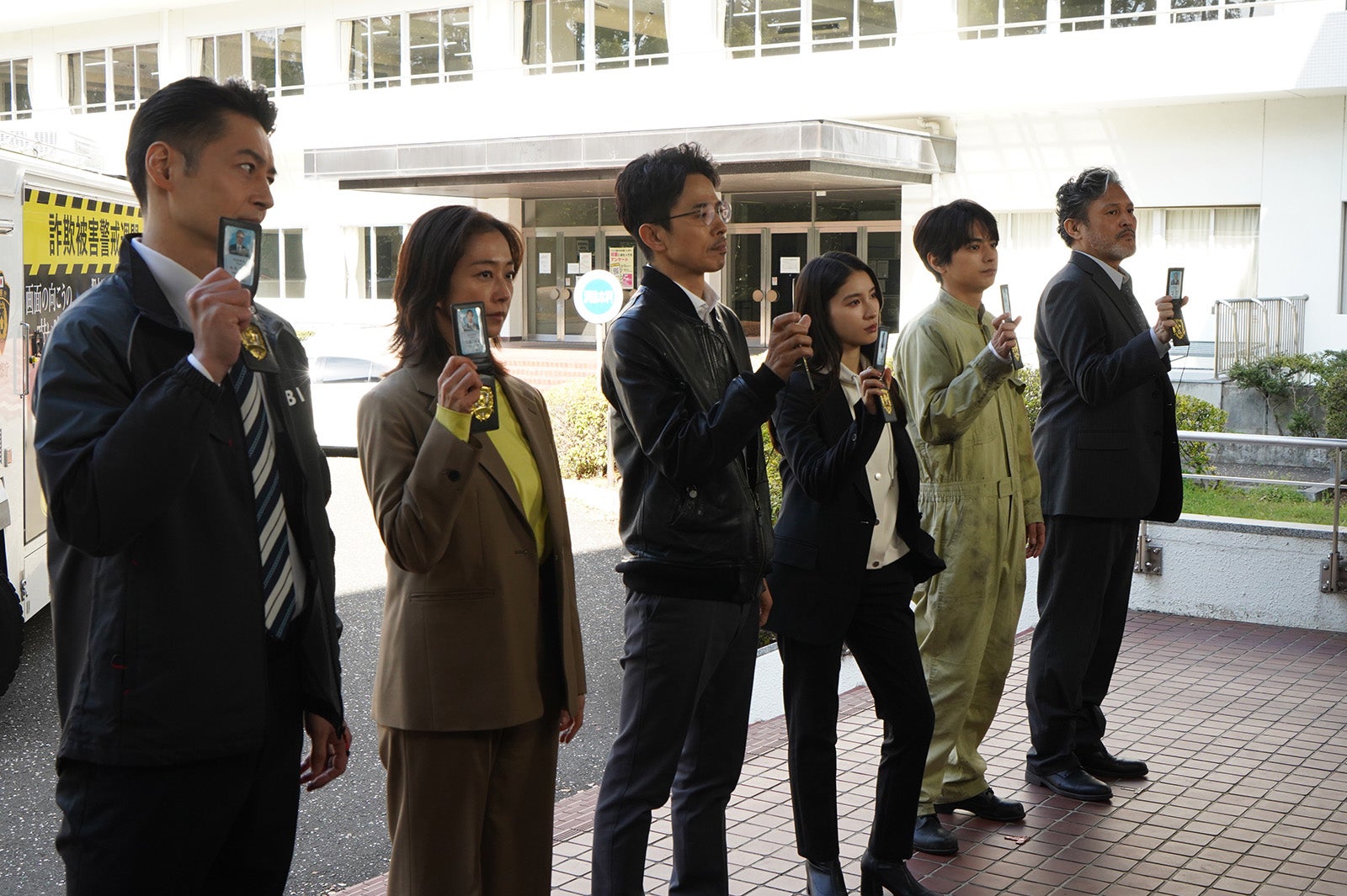 田中幸太朗、優香、井ノ原快彦、土屋太鳳、佐藤勝利、横田栄司「ボーダレス～広域移動捜査隊～」（C）テレビ朝日