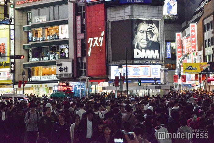 ハロウィンの渋谷の様子/2019年10月31日17時半頃撮影 (C)モデルプレス
