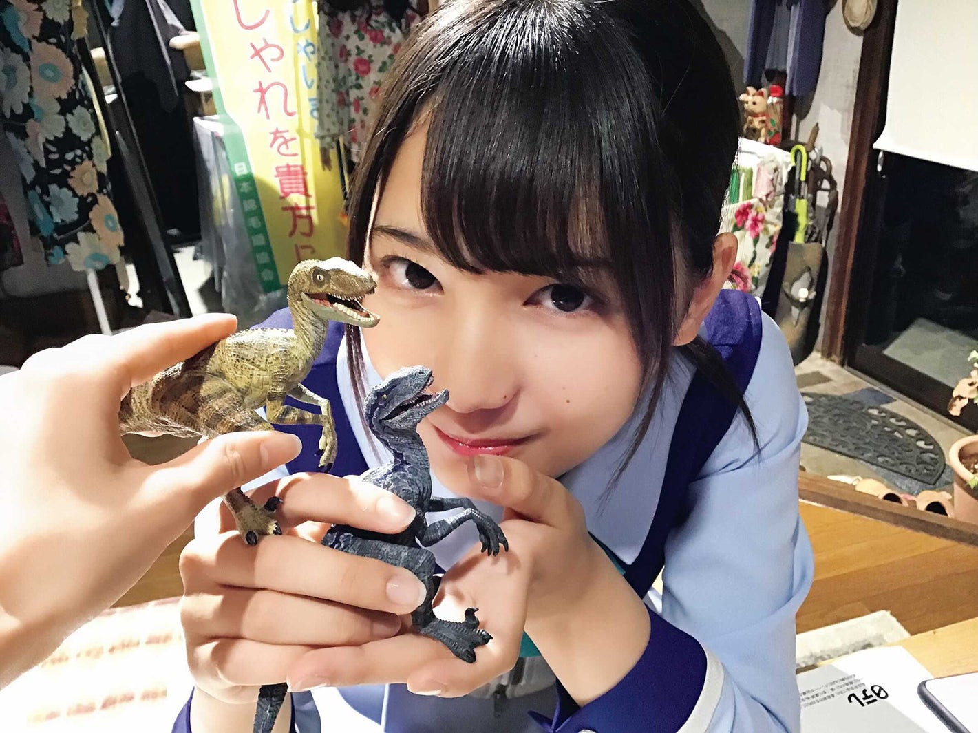 日向坂46写真集「日向撮」金村美玖“推しカバー”解禁 お寿司もぐもぐ