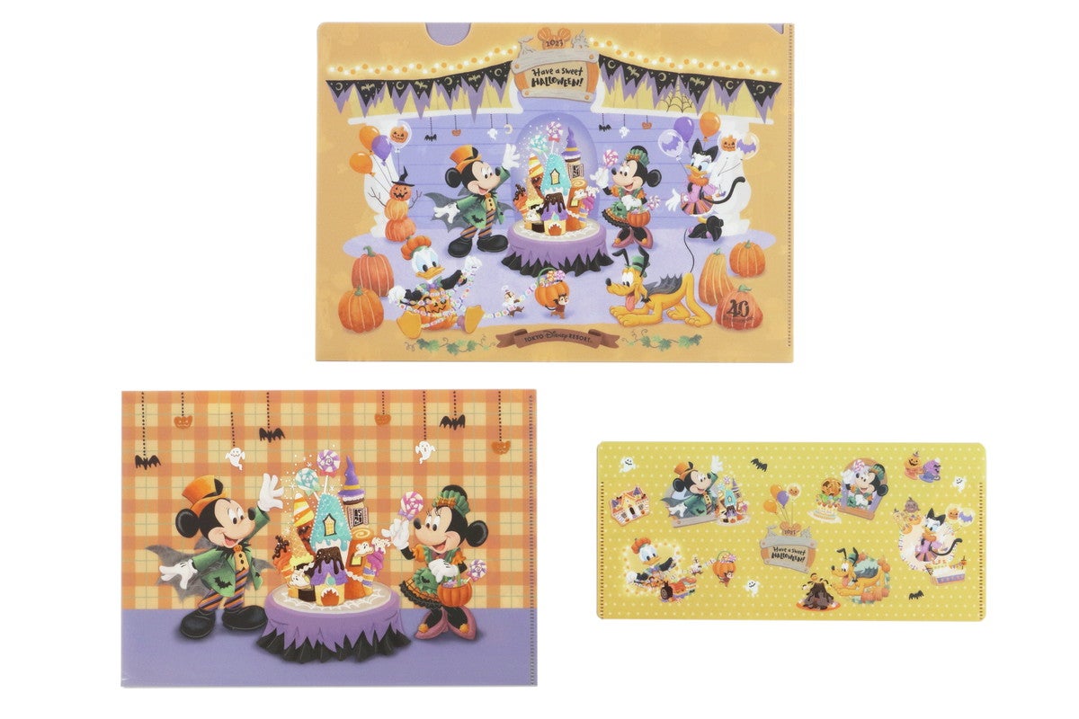 クリアホルダー＆チケットケース¥1,200（C）Disney