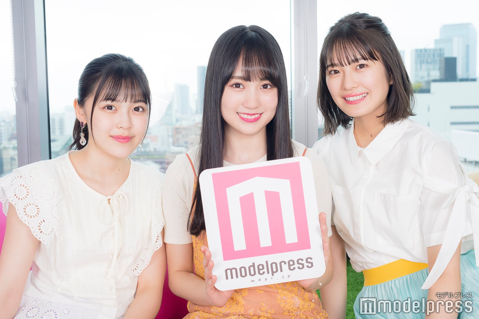 （左から）柴田柚菜、賀喜遥香、清宮レイ（C）モデルプレス