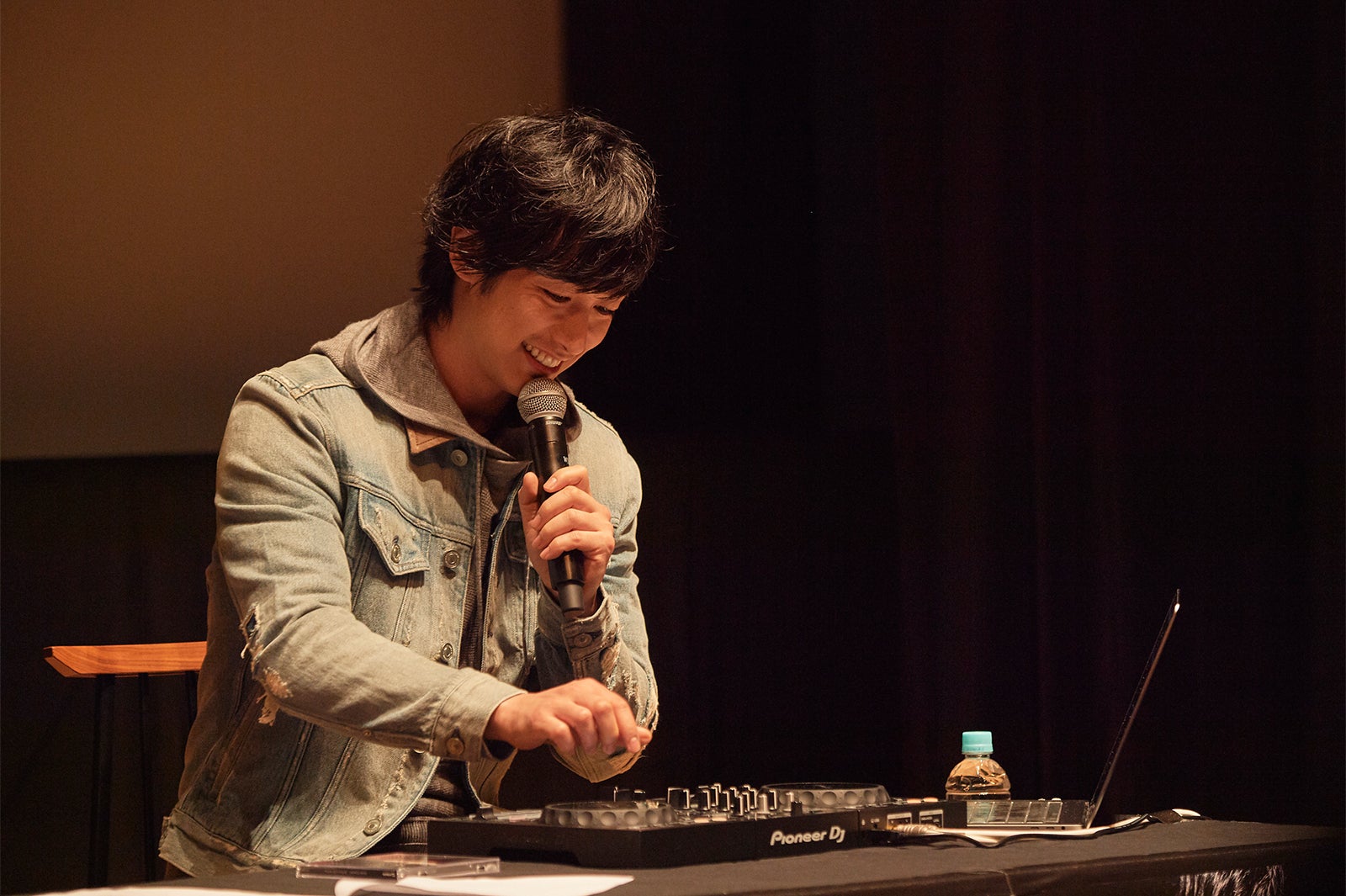 DEAN FUJIOKAの“遊び”にファン歓喜 「スタート地点」ゆかりの地への思いとは？コラボしてみたいアーティストは？＜イベントレポ＞