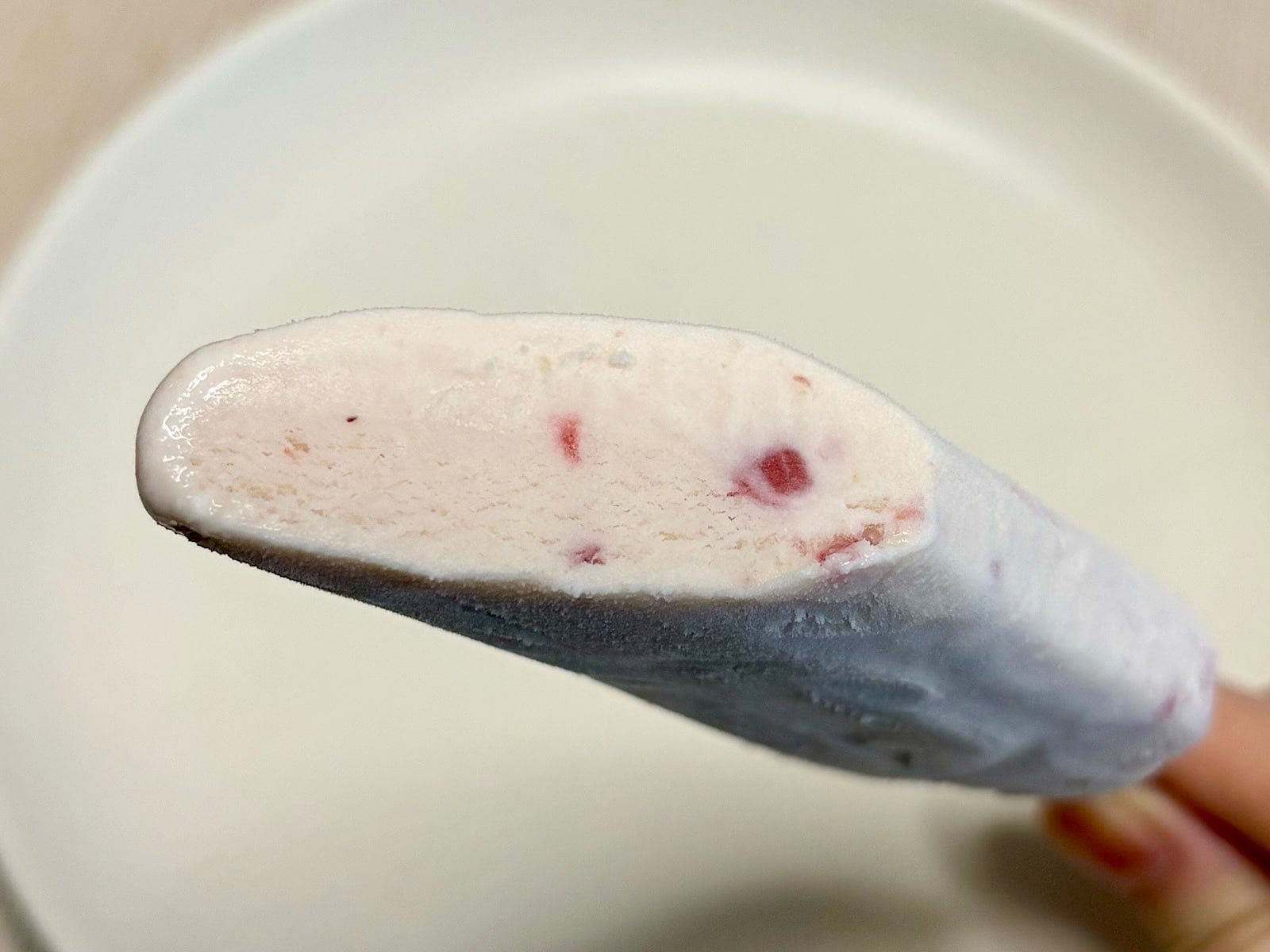 完熟いちごの甘みと、ミルク感あふれるクリーミーな味わいが絶品！  