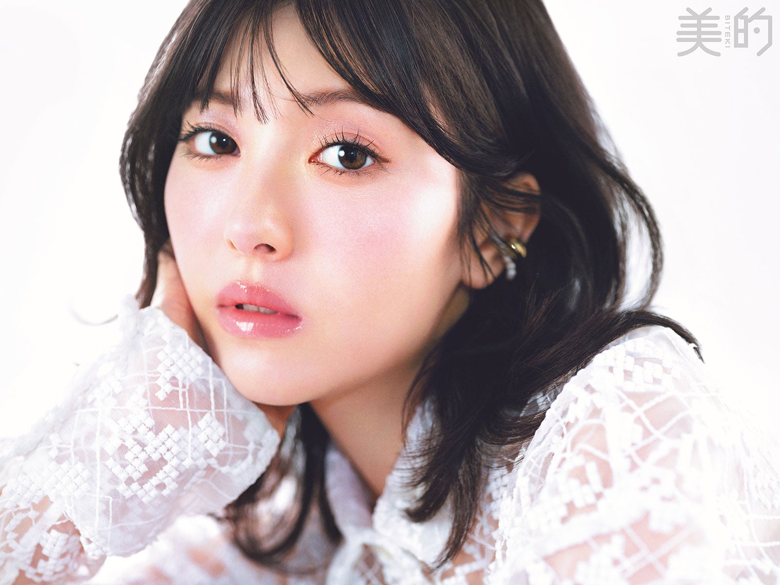 浜辺美波（画像提供：小学館）