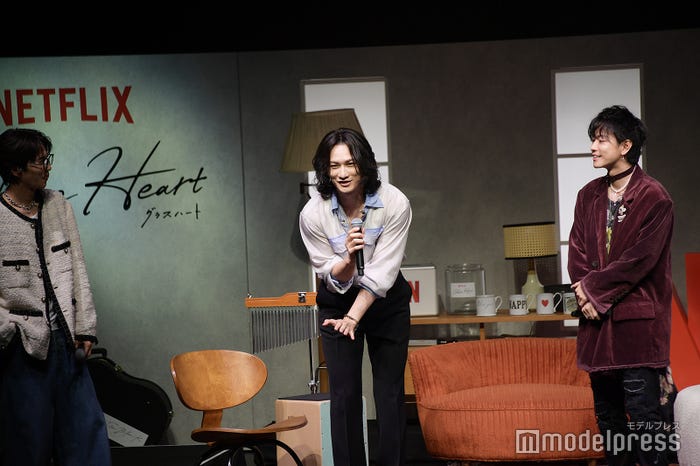 胸の谷間ができた町田啓太(C)モデルプレス