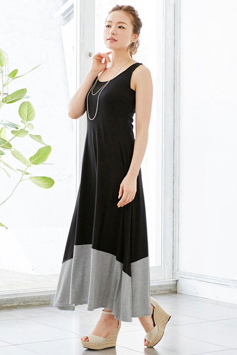 UVcut加工バイカラーマキシワンピース「Pierrot」1,717円（税込）／画像提供：Pierrot