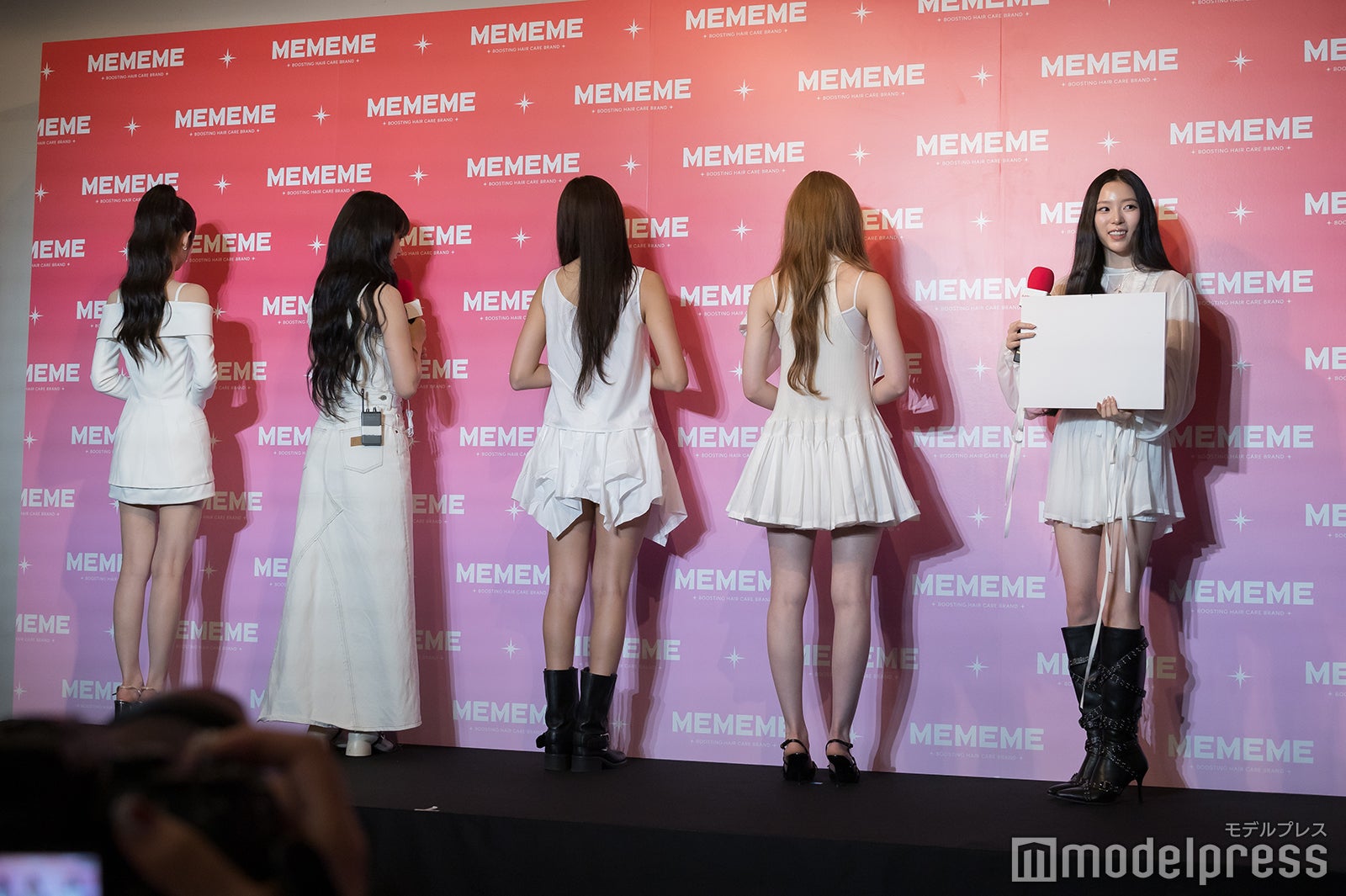 MEOVV（C）モデルプレス