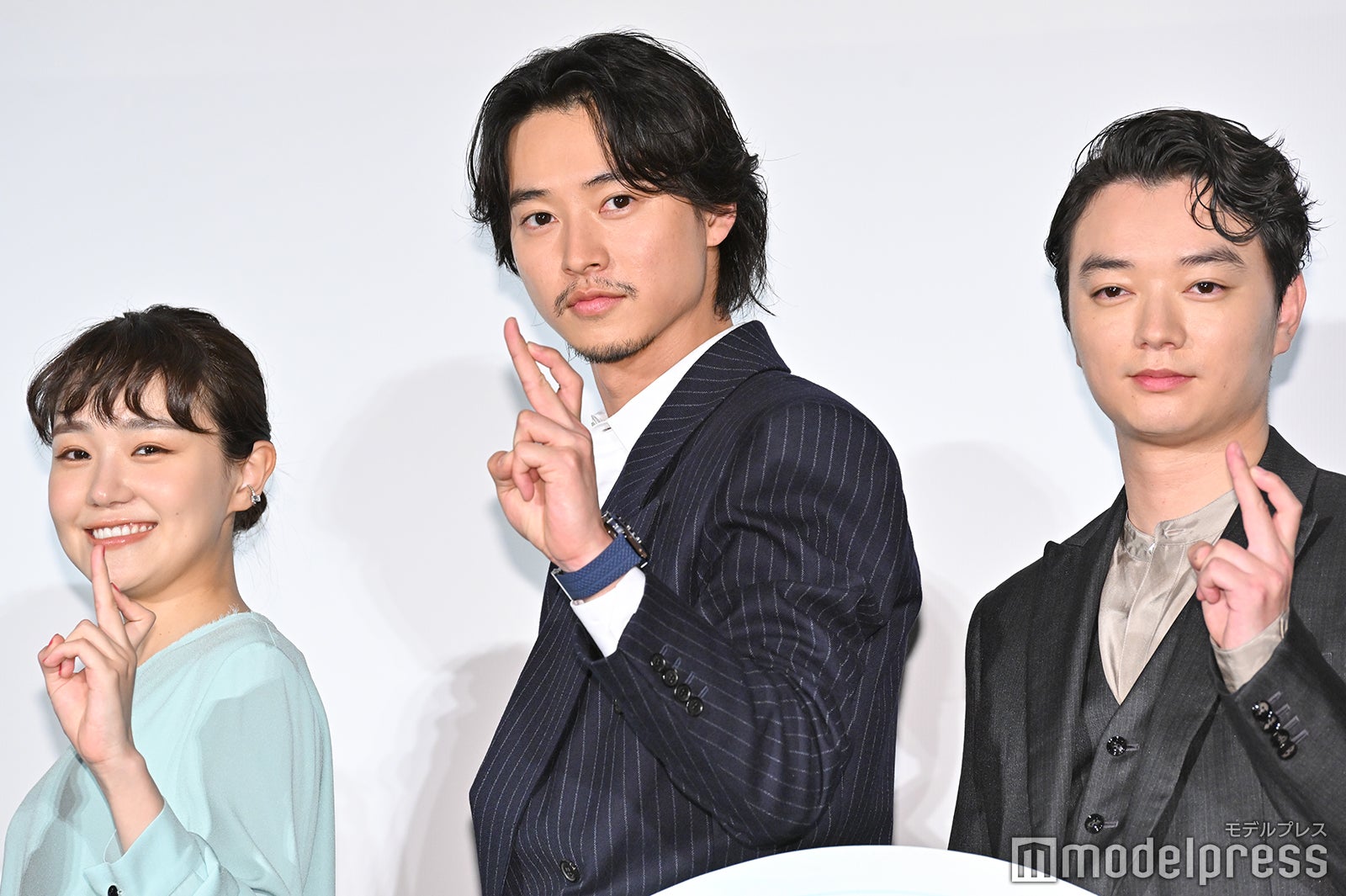 奈緒、山崎賢人、染谷将太（C）モデルプレス
