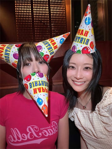 礒部希帆、親友・重盛さと美からクセ強めの誕生日祝い 「2人とも楽しそう」「ナイスコンビ」