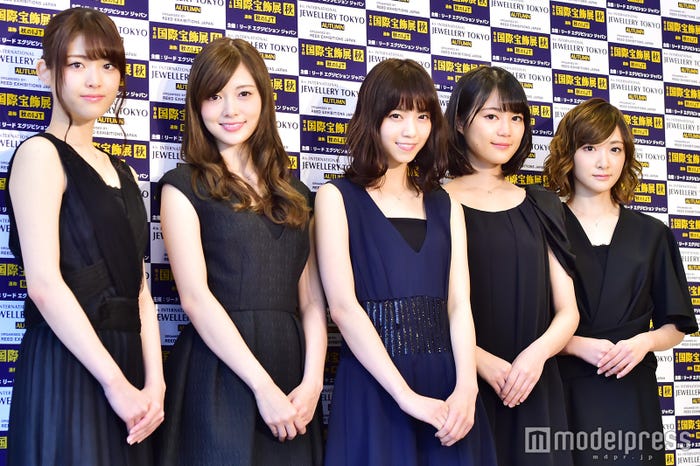 乃木坂46(左から)松村沙友理、白石麻衣、西野七瀬、生田絵梨花、生駒里奈(C)モデルプレス