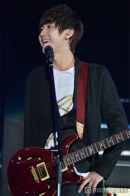 ソン・スンヒョン（ギター＆ボーカル）