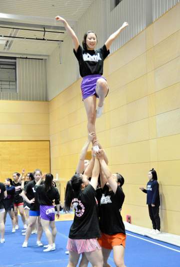 競技チアの超名門校が応援活動との“両立”を続ける意義 日体大チアリーダー部「VORTEX」の“魂”とは