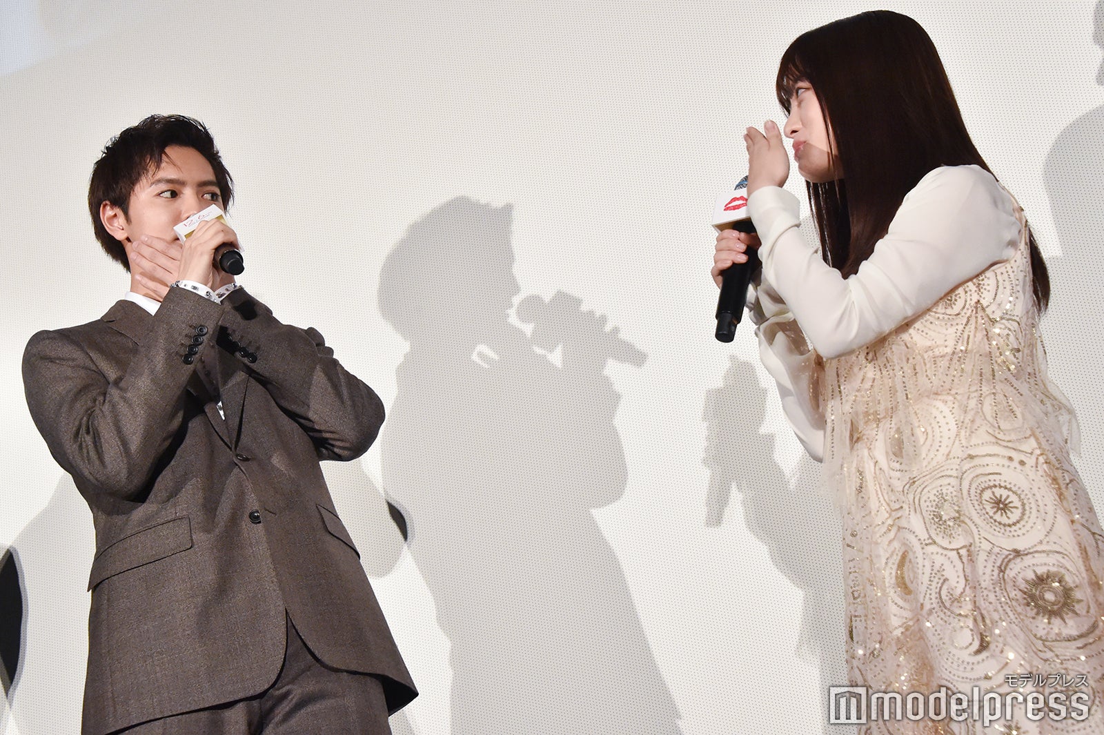 片寄涼太、橋本環奈（C）モデルプレス