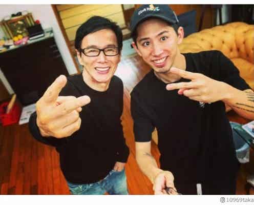 ワンオクTaka、父・森進一と実家で撮った親子ショット公開「そっくり」「良い写真」と反響