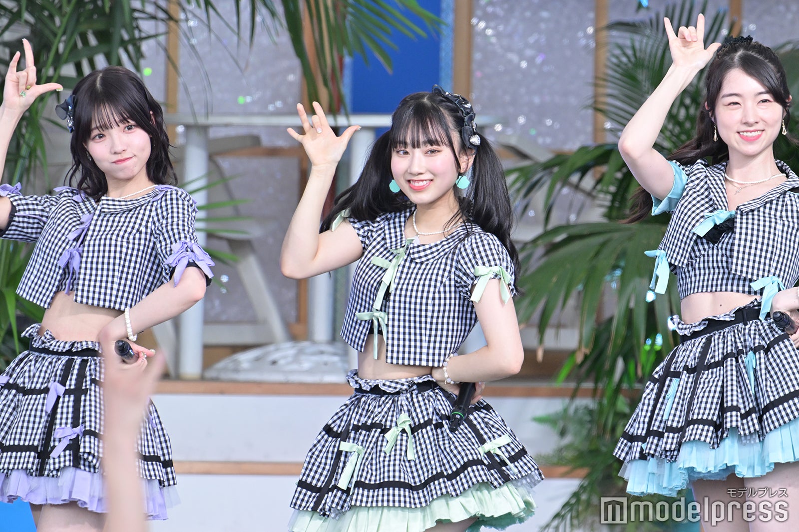 高橋彩音、徳永羚海、永野芹佳（C）モデルプレス