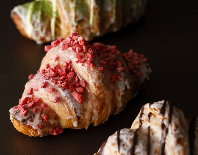 『あまおうクロワッサン』『チョコレートアーモンドクロワッサン』『抹茶クロワッサン』／画像提供：ニュー・オータニ