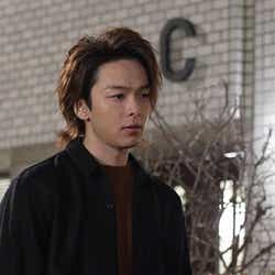 山下 中村倫也 は今週も最高だった 胸キュン名言 窓から入室 頭に葉っぱ かっこいいのに可愛い魅力溢れる 初めて恋をした日に読む話 モデルプレス 山下 中村倫也 は今週も最高だった 胸キュン名言 窓から入室 頭に葉っぱ かっこいいのに可愛い魅力溢れる 初めて恋をした日に読む話 モデルプレス