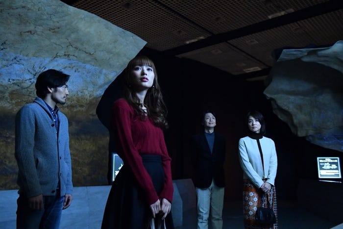 (左から)内田理央、大谷亮平、岡田浩暉、石田ゆり子(C)TBS