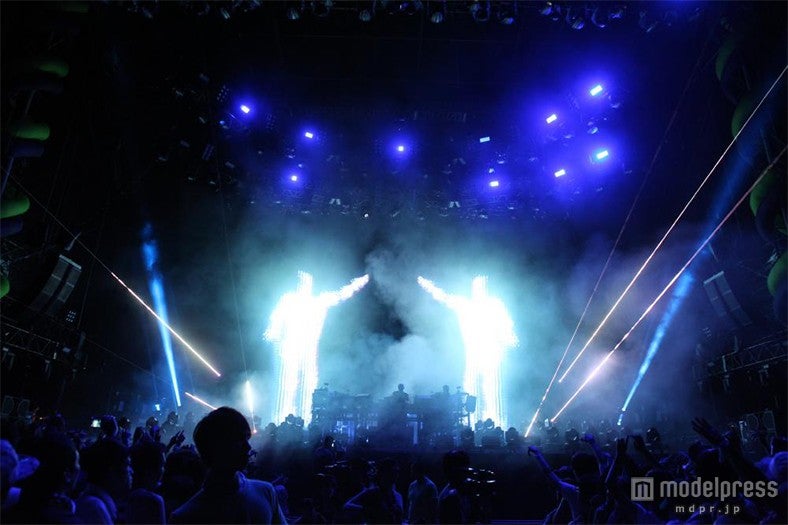 「SUMMER SONIC 2015」に出演したケミカル・ブラザーズ【モデルプレス】