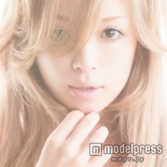 テーマソング「You&Me」を歌う浜崎あゆみ