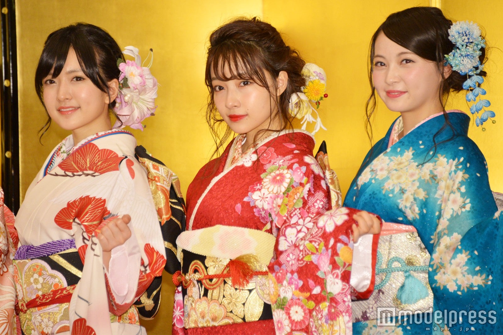 須藤凜々花、村瀬紗英、堀詩音 （C）モデルプレス