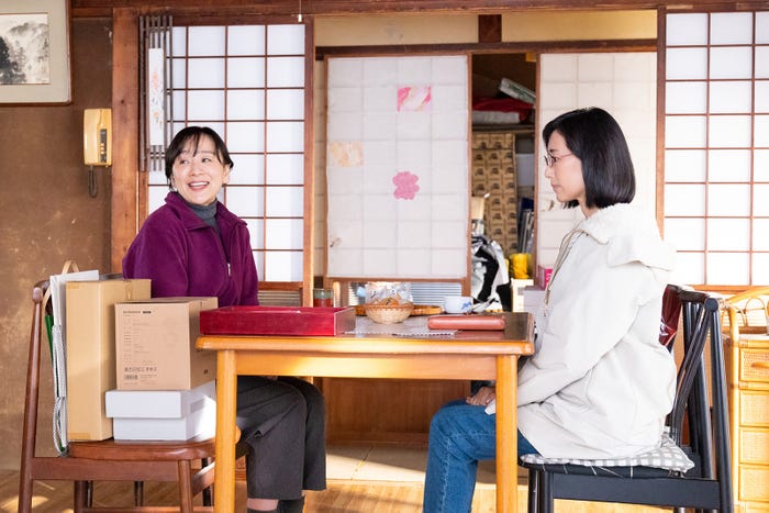 神野三鈴、木村多江「マイホームヒーロー」第6話より(C)山川直輝・朝基まさし/講談社/ドラマ「マイホームヒーロー」製作委員会・MBS