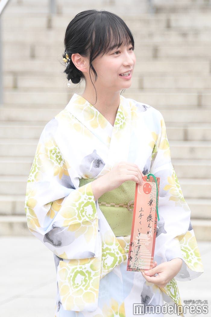 影山優佳「乗り換えが上手くいきますように」(C)モデルプレス