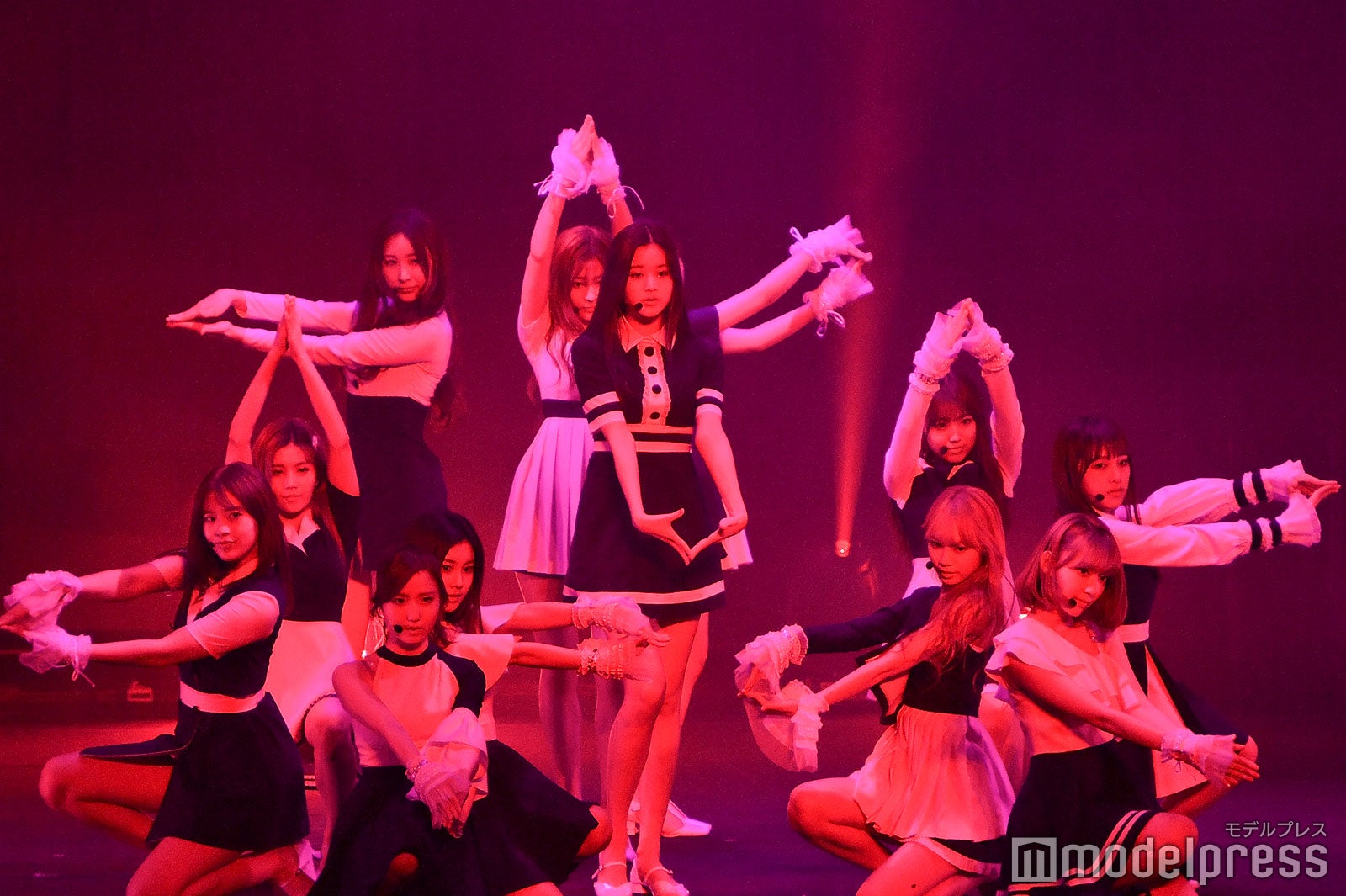 IZ*ONE （C）モデルプレス