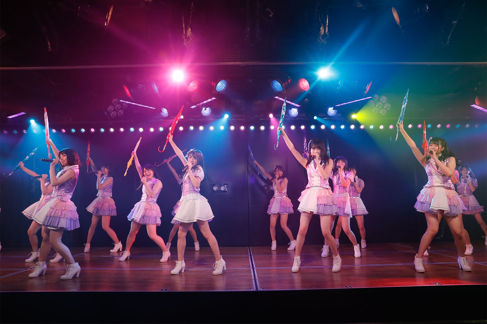 AKB48チーム8／AKB48チーム8「その雫は、未来へと繋がる虹になる。」公演（C）AKS