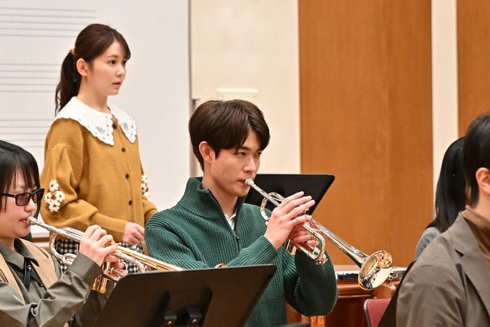 宮沢氷魚「さよならマエストロ~父と私のアパッシオナート~」新たに公開されたカット(C)TBS