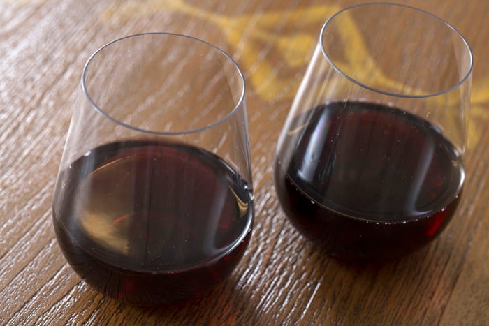 フルーツワイン(赤)\700(C)Disney