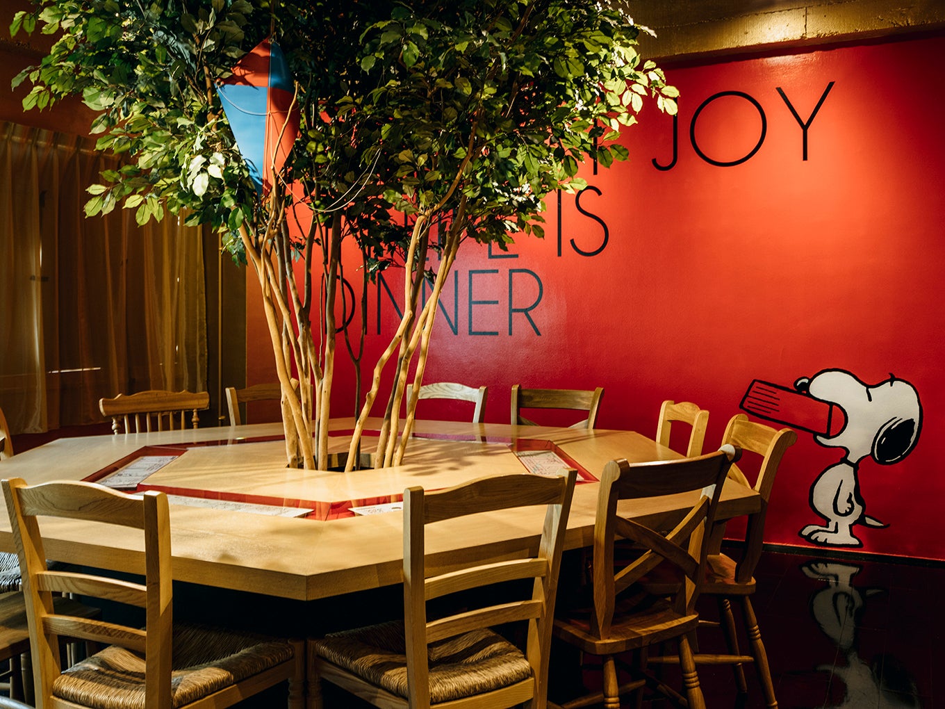 3F PEANUTS DINER（C）2025 Peanuts Worldwide LLC