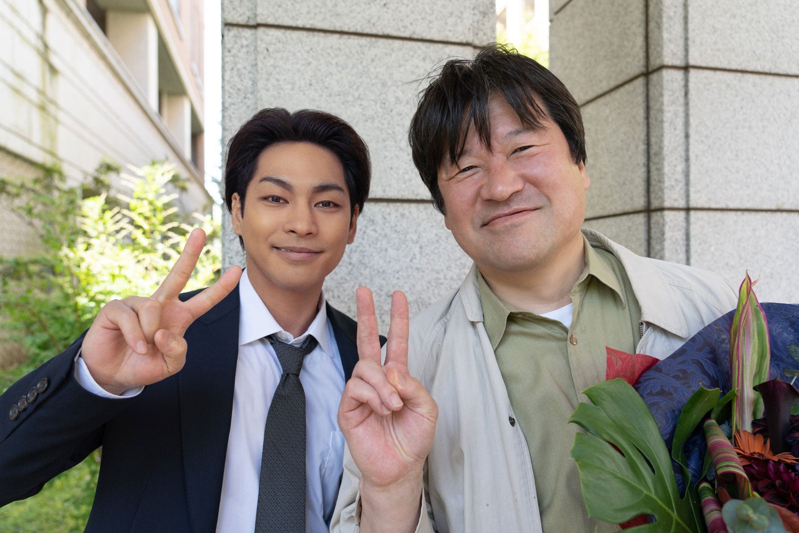 柳楽優弥、佐藤二朗（C）乃木坂太郎／小学館（C）2024映画「夏目アラタの結婚」製作委員会