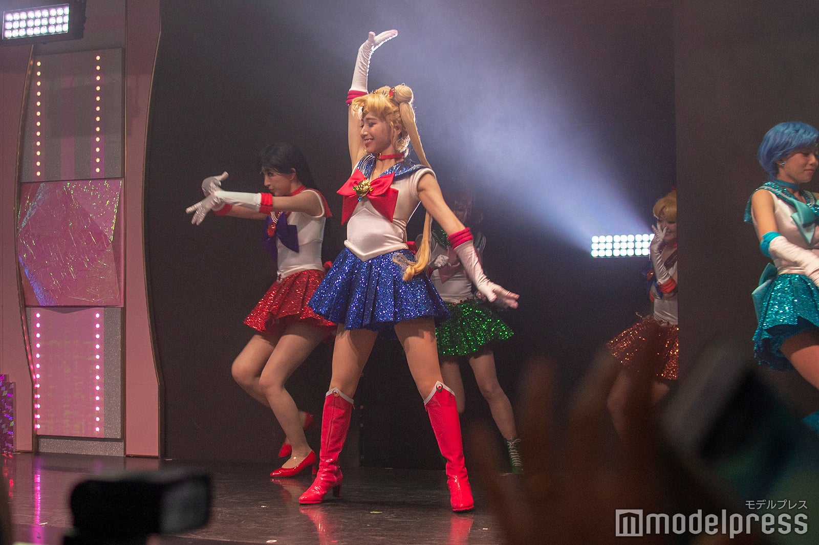 ショーの様子（C）モデルプレス