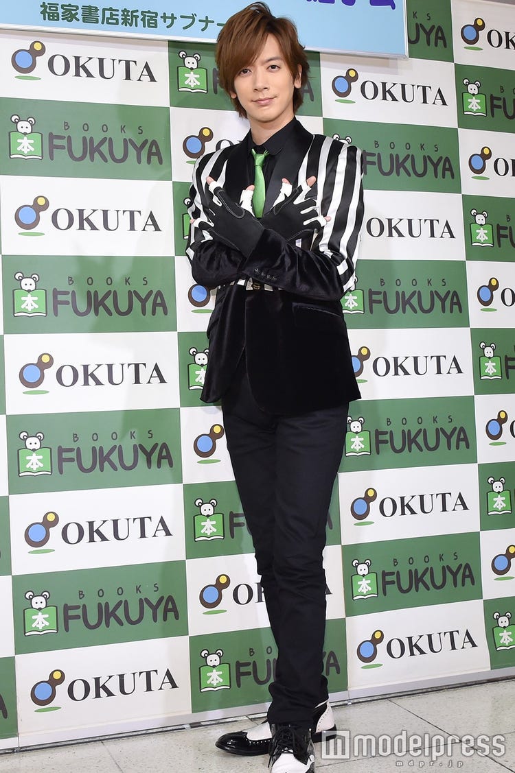 画像1 4 Daigo 黒髪ロン毛 メガネ で別人級の変貌ぶり 誰かわからなかった と反響 モデルプレス
