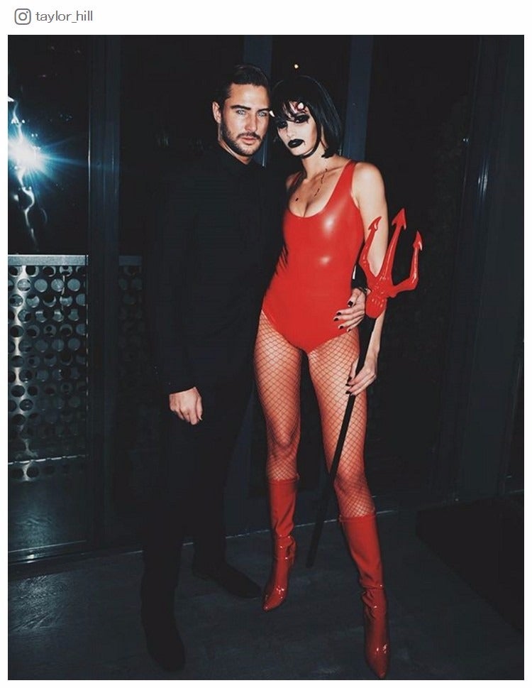 カップルでハロウィン仮装を楽しんだマイケル・シャンク（左）テイラー・ヒル（右）／テイラー・ヒルInstagramより