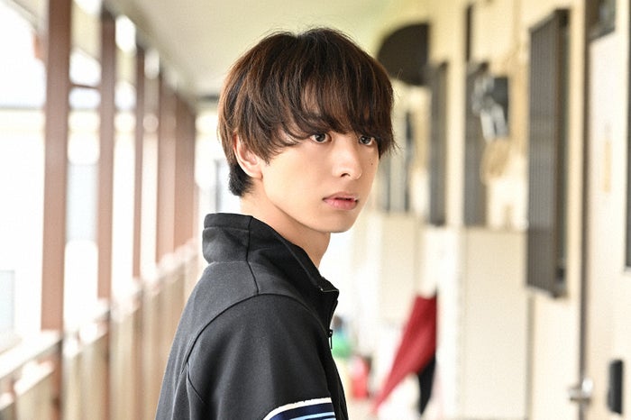 FANTASTICS木村慧人、石川恋と濃厚ラブシーン 開始30秒での展開に「初回から攻めてる」「刺激強い」の声【さっちゃん、僕は。】