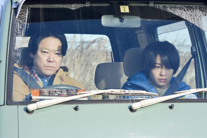 阿部サダヲ、広瀬すず/「anone」第3話より(C)日本テレビ