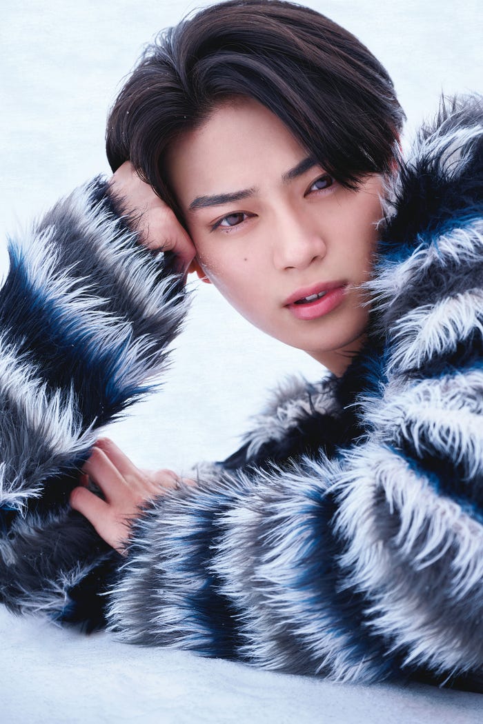 岩瀬洋志1st写真集「LYRE」お気に入りカット(C)SASU TEI(RETUNE REP)/講談社