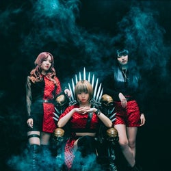 TRiDENT(ex-ガールズロックバンド革命)、3月リリースの1stフル・アルバムのジャケット&収録曲を公開