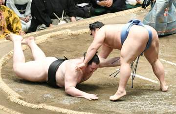 34歳・翔猿 1敗死守 4場所ぶり勝ち越し見えた 「肌年齢まだ10代」若々しい相撲で躍動 大勝ちへも意欲