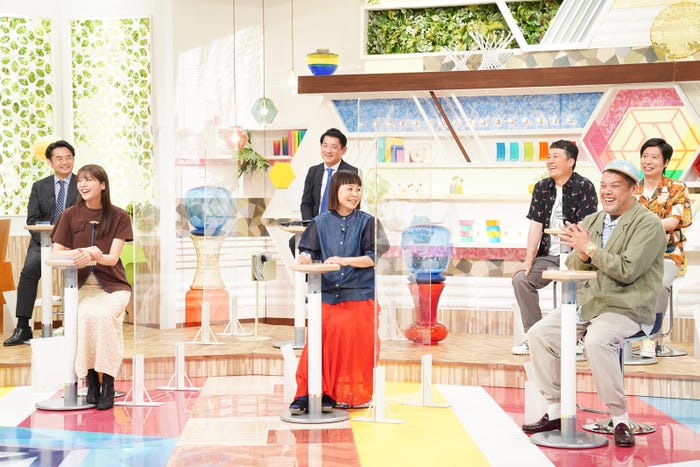 (左から)杉村太蔵、貴島明日香、高岡達之、なるみ、藤崎マーケット(田崎佑一、トキ)、くっきー!(C)読売テレビ