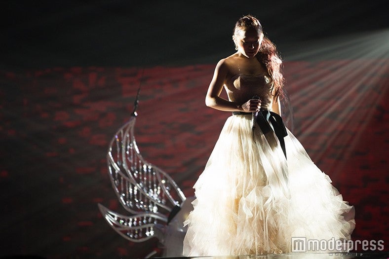 浜崎あゆみのカウントダウンライブ『ayumi hamasaki COUNTDOWN LIVE 2015-2016 A ～MADE IN TOKYO～』模様（画像提供：avex）
