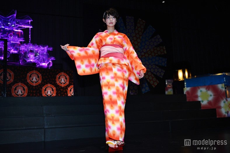 浴衣ファッションショーに出演した日南響子