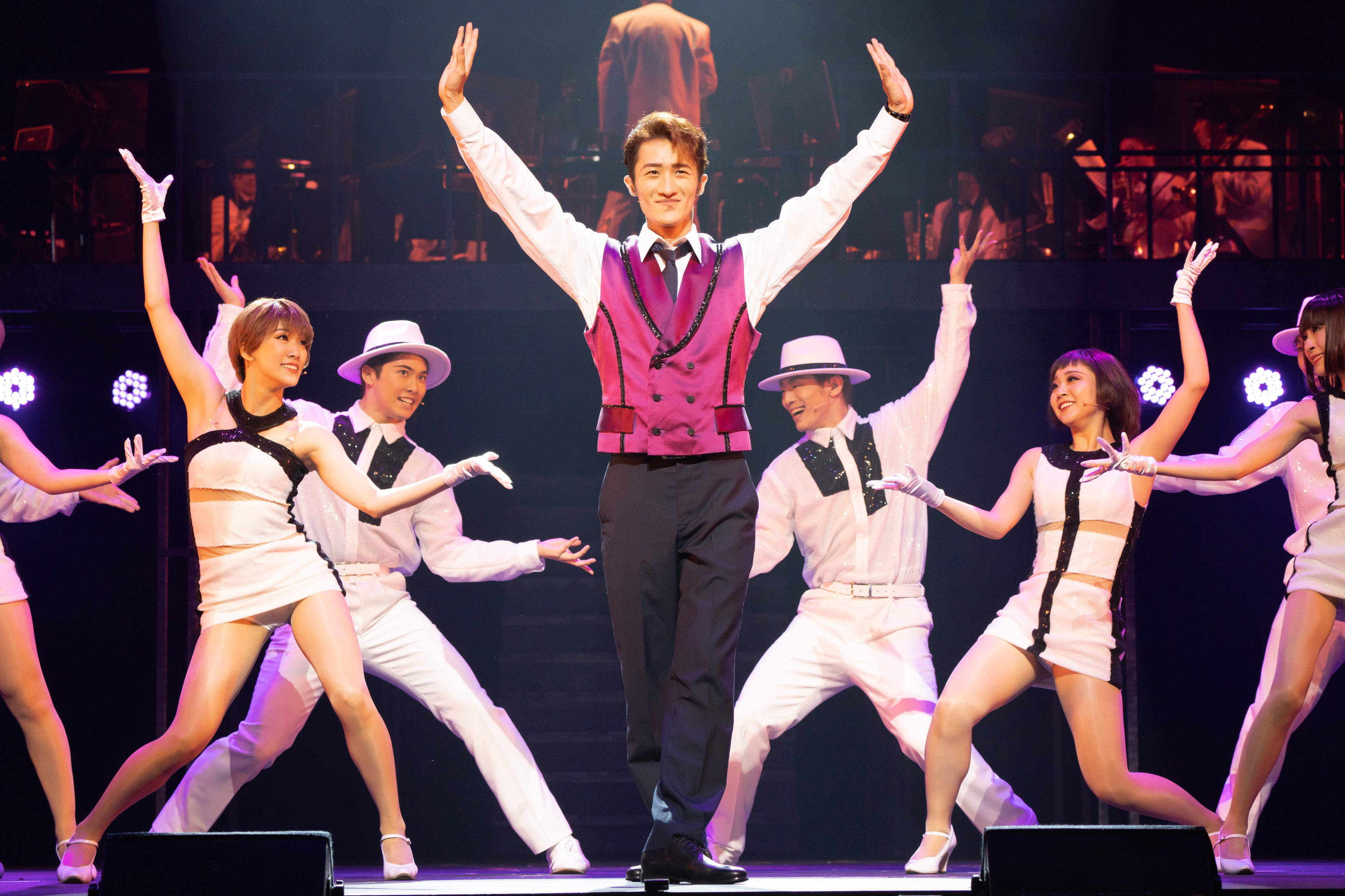 岩本照「キャッチ・ミー・ イフ・ユー・キャン」2022年公演舞台写真（C）伊藤智美