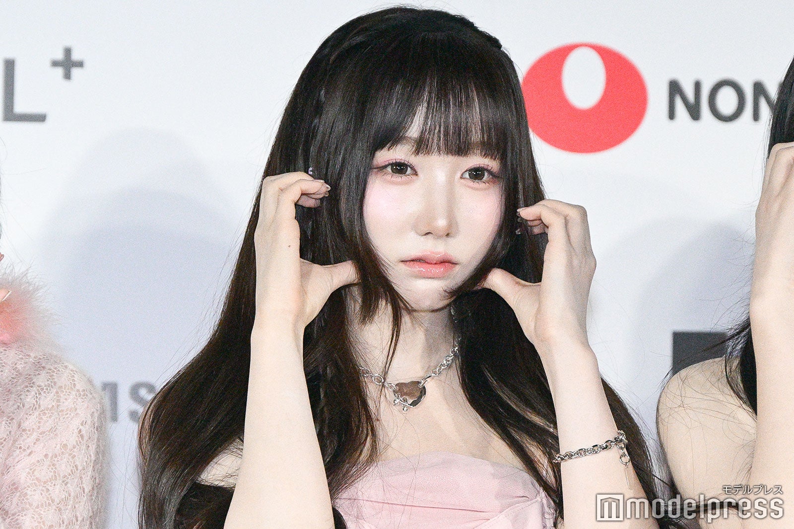 メイ（C）モデルプレス