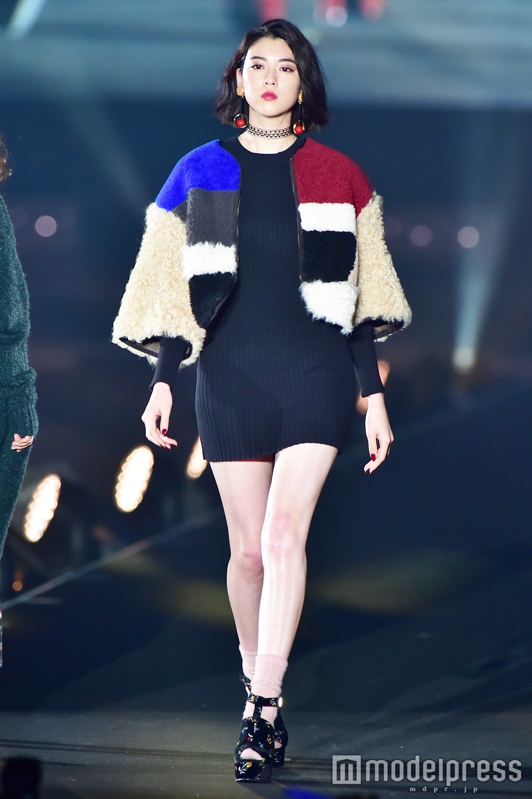 三吉彩花、ミニワンピで美脚を大胆披露　色っぽランウェイに釘付け＜TGC北九州2016＞